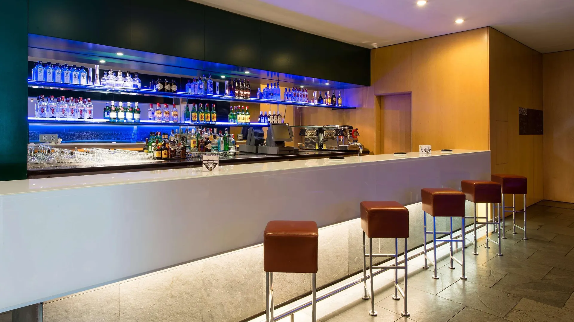 Innside By Melia Barcelona Aeropuerto El Prat de Llobregat 4*,