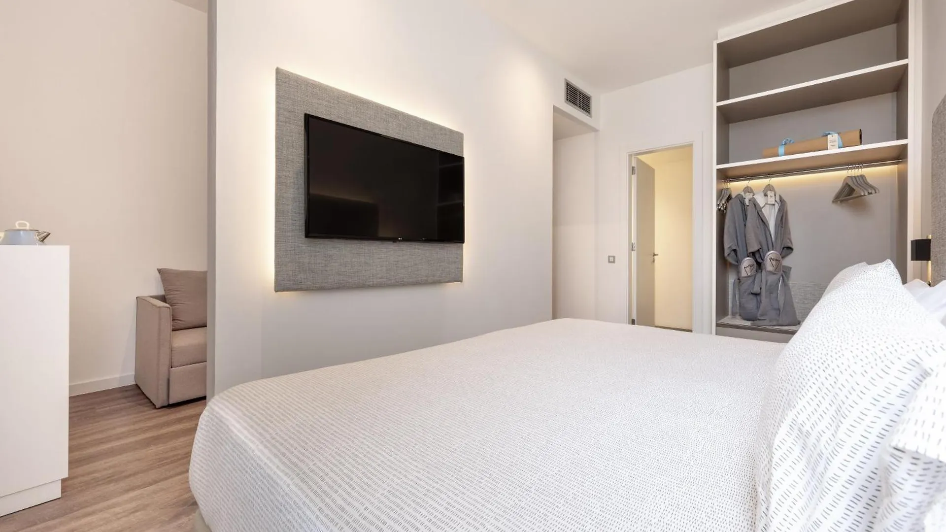 Innside By Melia Barcelona Aeropuerto El Prat de Llobregat 4*,